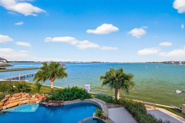 2242 Marina Way — Lookout Point At Marina Del So