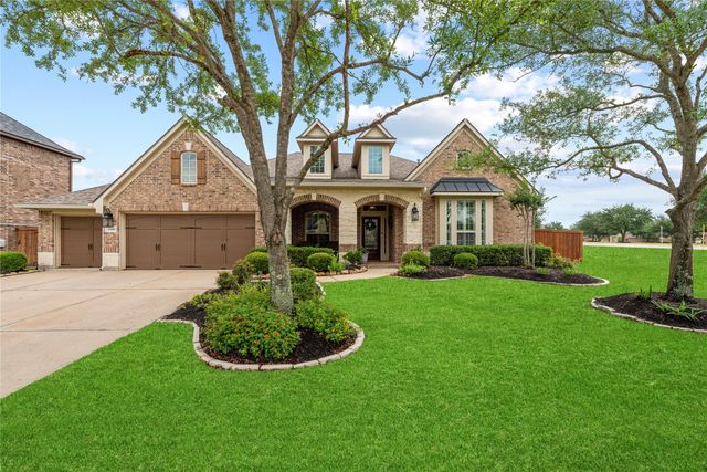 19502 N Comal River Dr — Towne Lake