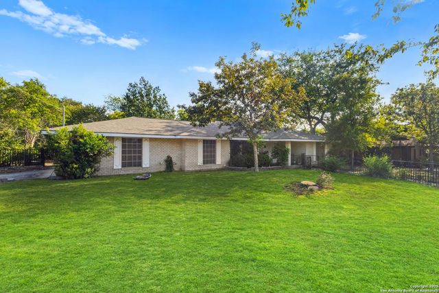 6041 Trone Trail — SENECA ESTATES