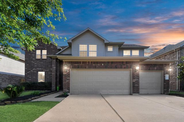 12506 Short Springs Dr — Shadow Creek Ranch Sf1-Sf2-Sf3