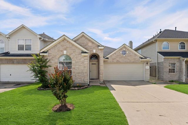 15814 Collinsville Dr — Villas At Lakewood Park Sec 01