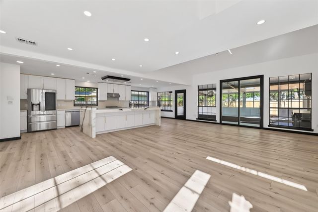 5515 Davids Bend Dr — New Territory