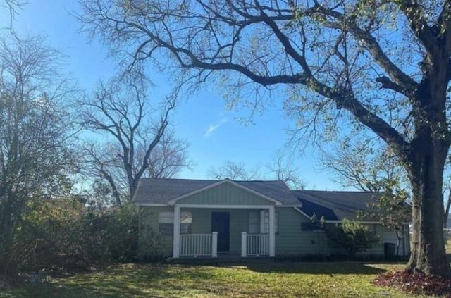 2434 Oleander Dr — Golden Acres