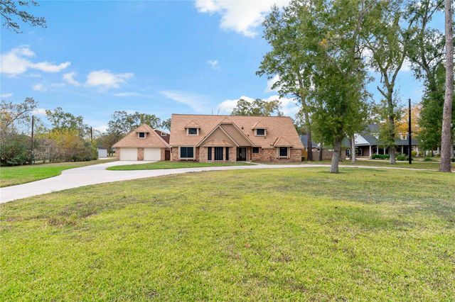 2404 Taylor Ln — Willetts