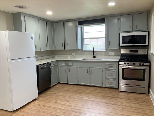 2415 Perry St — Harlem Sec 01