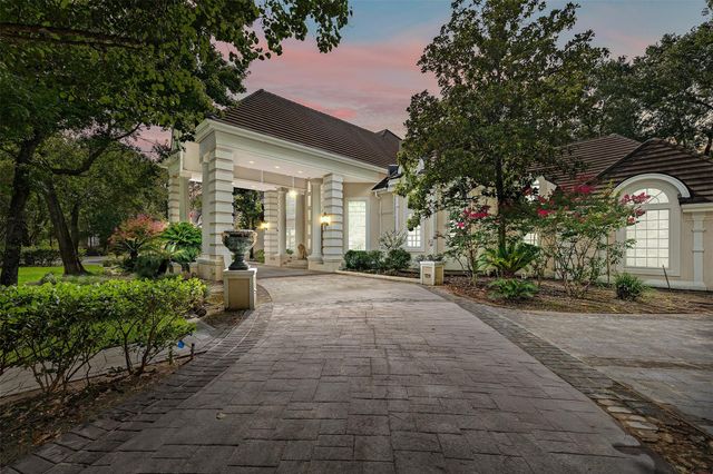205 Grogans Point Rd — Wdlnds Village Grogans Ml 63