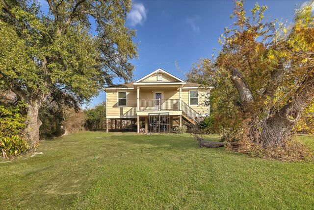104 Macarthur St — Brownwood
