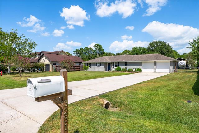 3231 W Meadow Ln — Prairie Estates