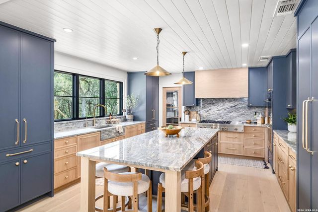 138 HILL HAVEN DR — PLEASANT VALLEY ESTATES