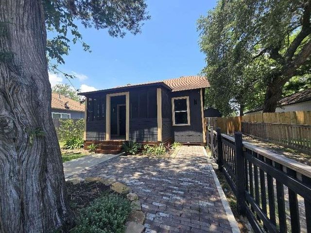 2119 Carolina St — Carroll
