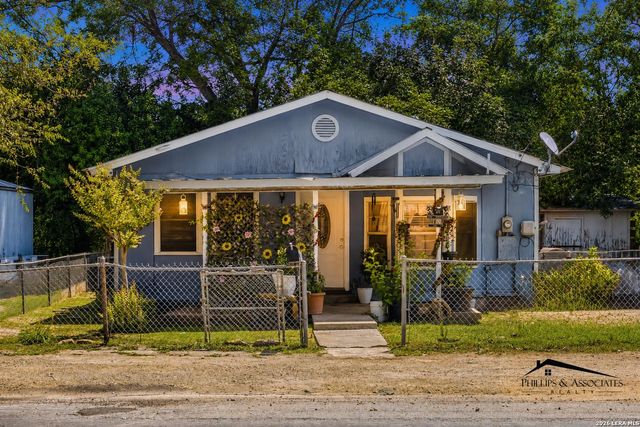 1709 Avenue E — HONDo