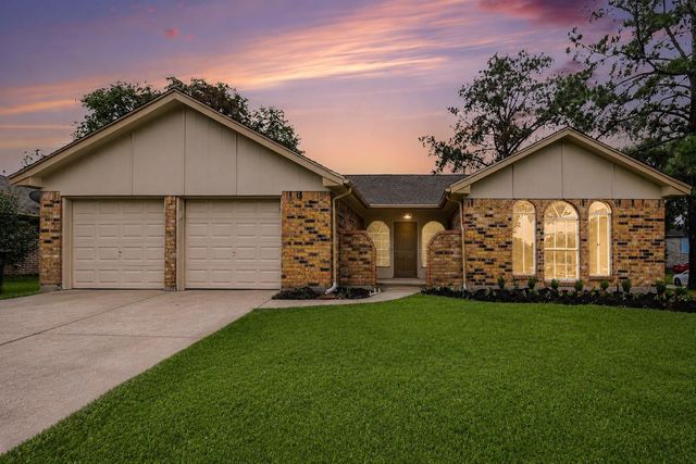 3810 Clover Dr — Westglen Alvin