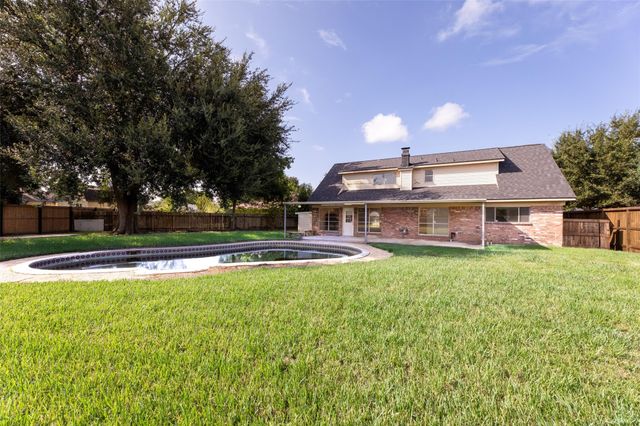 3911 Thistlewood Dr — Parkview South Sec 03