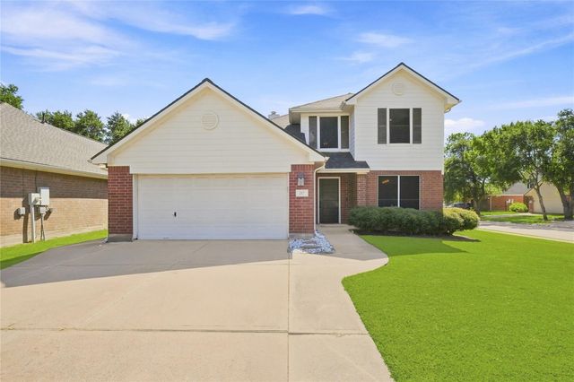 217 Fox Springs Ct — Bay Colony Pointe West Sec 2