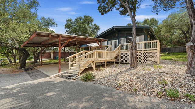 326 CEDAR DR — THE OAKS