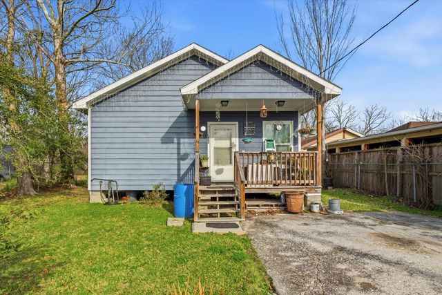 1802 Fort Worth St — PRINGLE & KERR