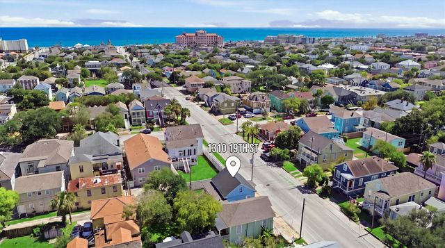 1310 19th St — Galveston Outlots