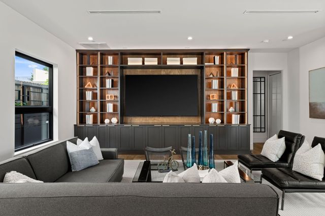 4814 Locust St — Bellaire