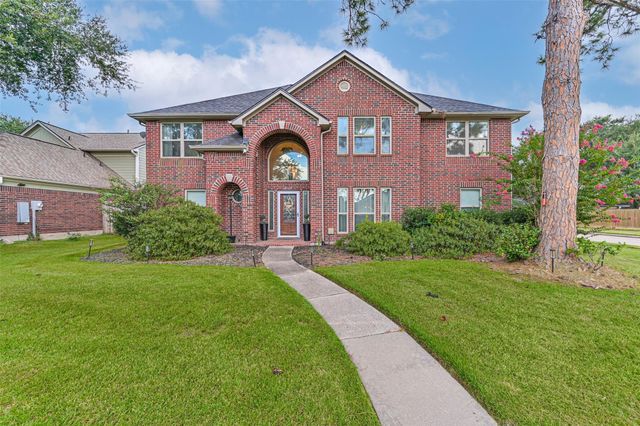 2115 Aberdeen Dr — Brittany Bay