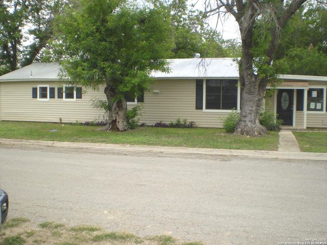 1501 AVENUE J — HONDO
