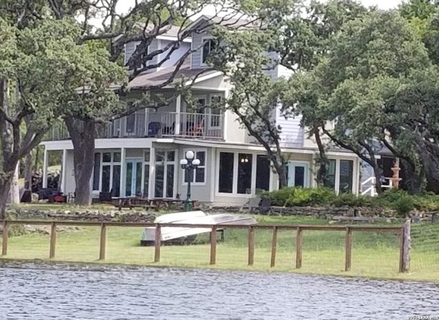 1676 Lake Dr — LAKE OF THE HILLS