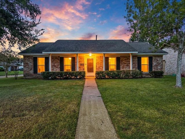 15703 Blackhawk Blvd — Wedgewood Village Sec 03