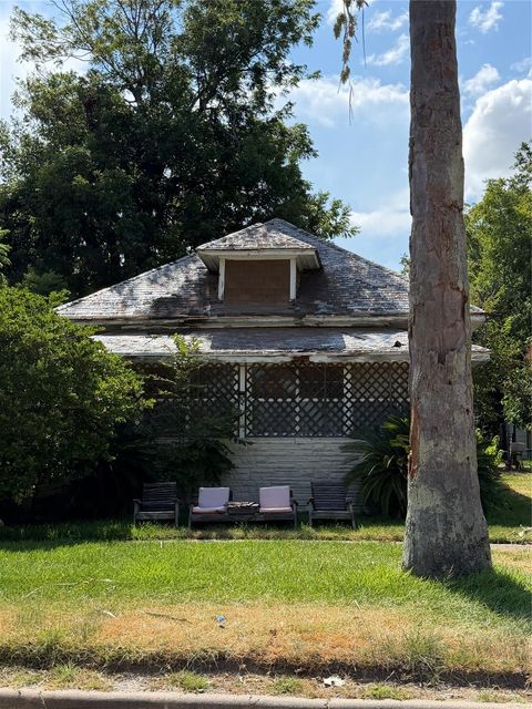 515 4th Street — Texas City