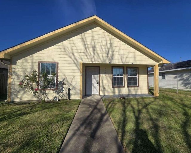 3220 Iowa St — East Baytown