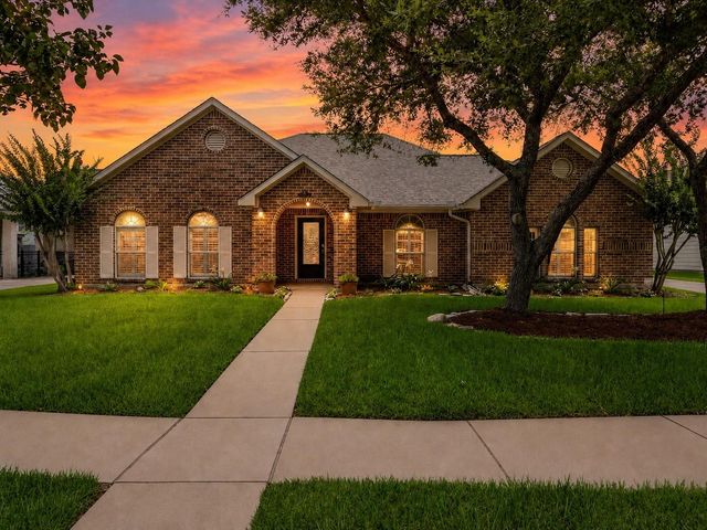 302 Le Doux Oaks — Oak Creek Sec 3 2004