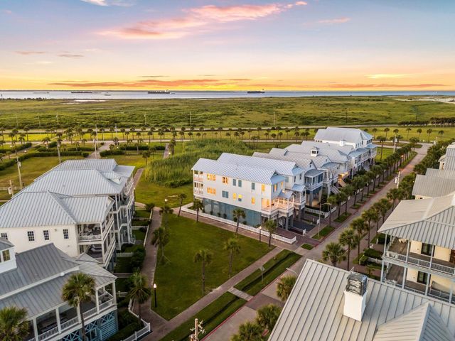 2602 E Seaside Dr — Beachtown Galveston East Village