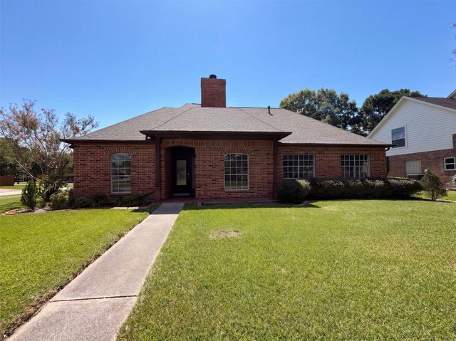1102 Londonderry Ave — Glenshannon