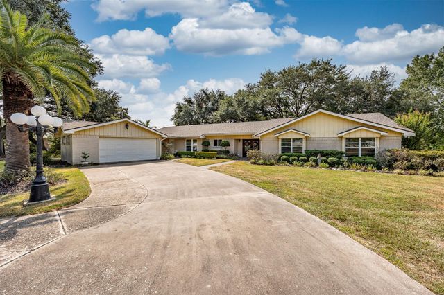 803 Sharon Ln — Highland Farms