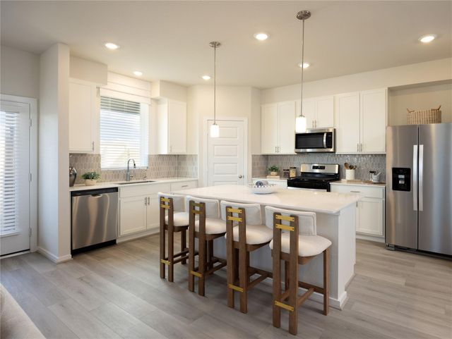 1010 Cedar Place Ln — Parkway Commons