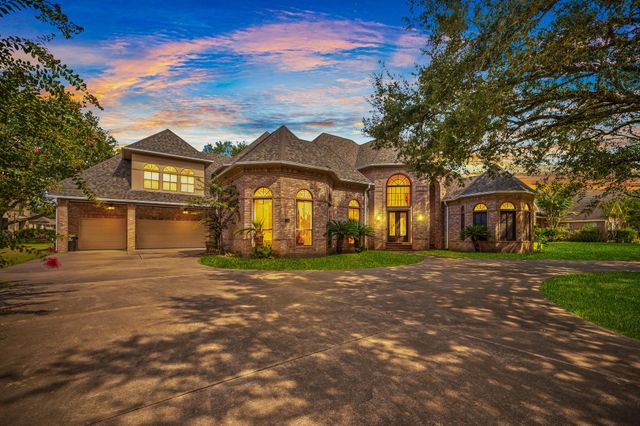 5107 Waterbeck St — Weston Lakes Sec 5