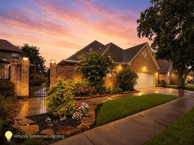 4415 Country Club Vw — Country Club Oaks