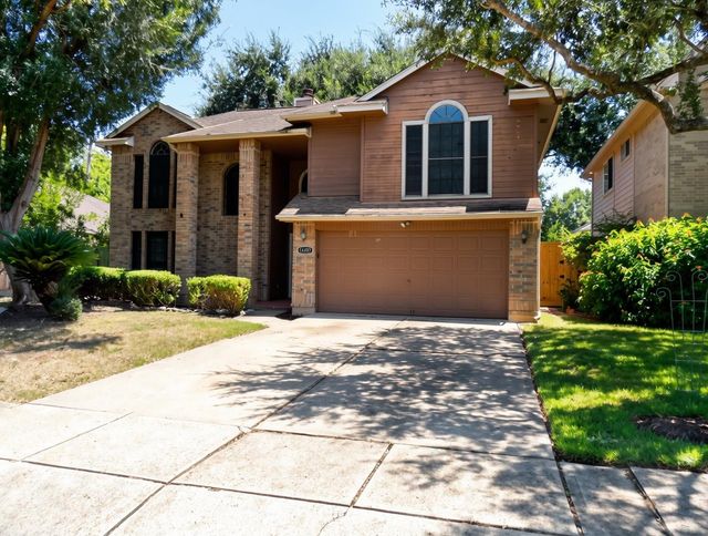 16307 Ember Hollow Ln — Village Of Oak Lake R/P