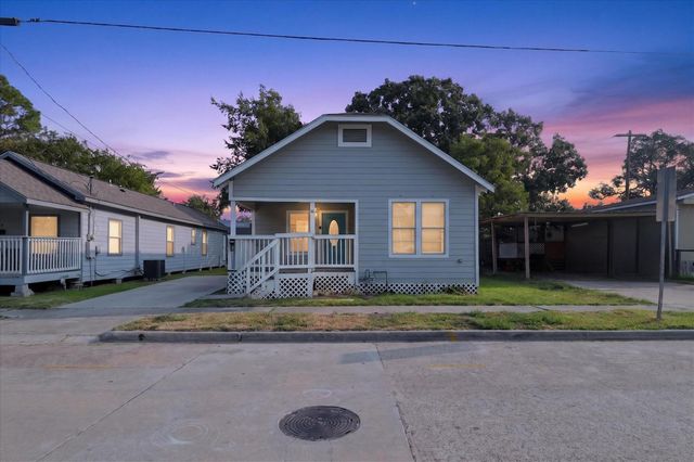 320 E Murrill St — Goose Creek