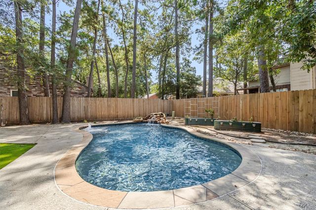 2 Summithill Pl — Wdlnds Village Cochrans Cr 10