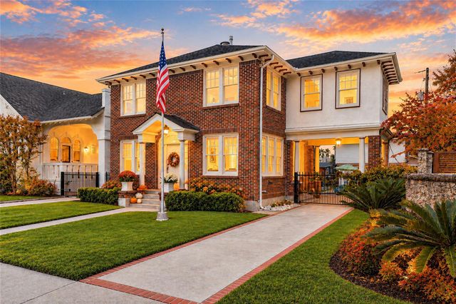 1606 Rosenberg St — Galveston Outlots