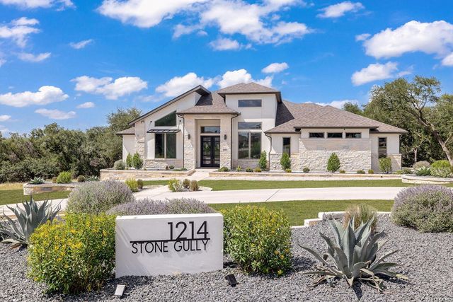 1214 Stone Gully — VINTAGE OAKS