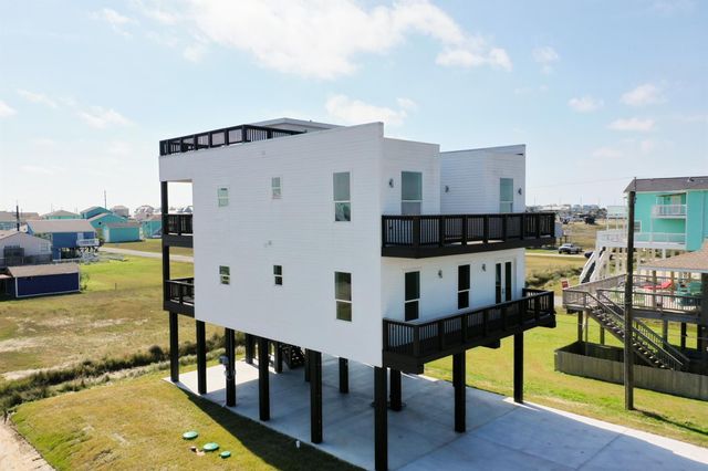 4026 5th Street — Bay Harbor