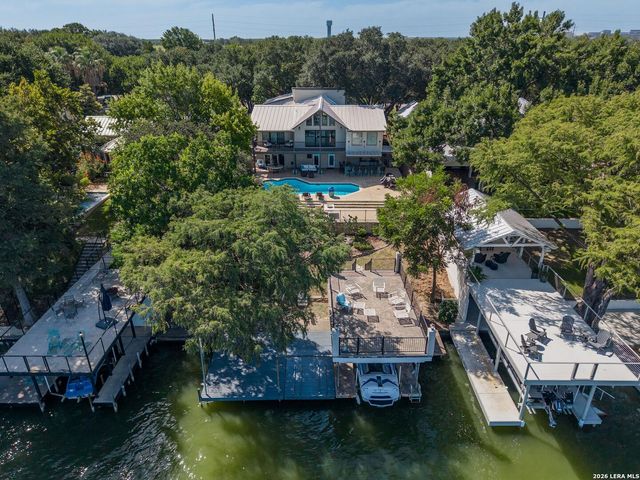180 LAKE RIDGE DR — LAKE RIDGE
