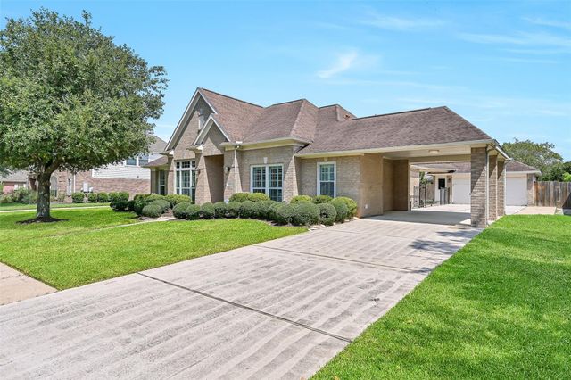 1813 Sandy Lake Dr — Friendswood Lakes Sec 1 2002