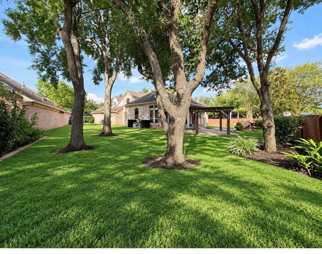 8746 Rippling Water Dr — Greatwood B-170