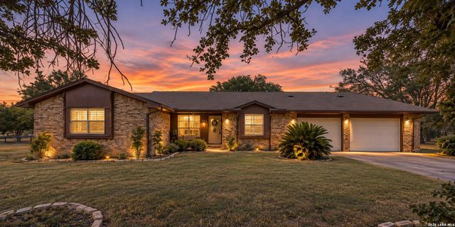 341 ORIENTE DR — Encino Village