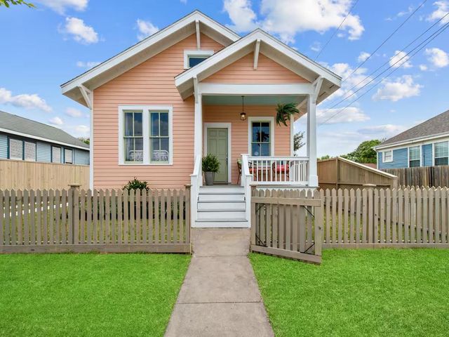 2601 37th St — Galveston Outlots