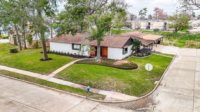 6002 Greenmont Dr — Forest West Sec 01