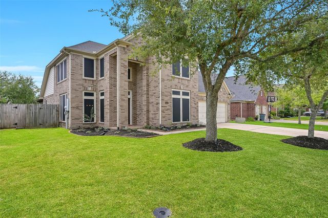 418 Gastonbury Ct — Claremont Park