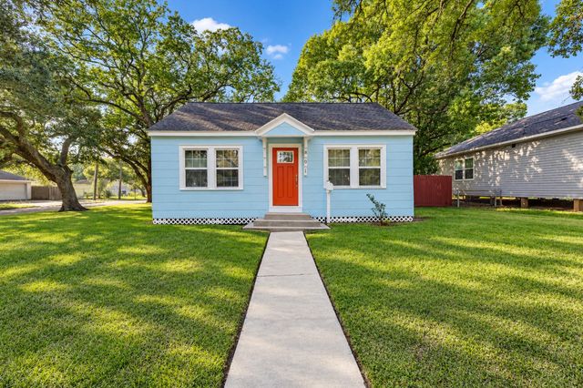 801 18th Ave N — Texas City
