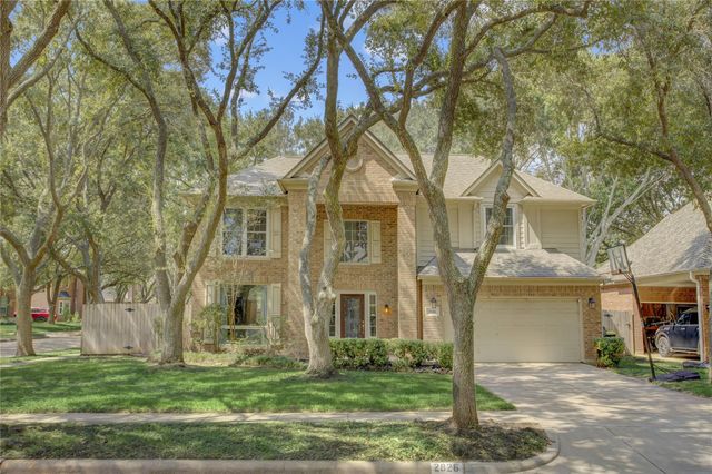 2826 Spring Lakes — Lake Colony